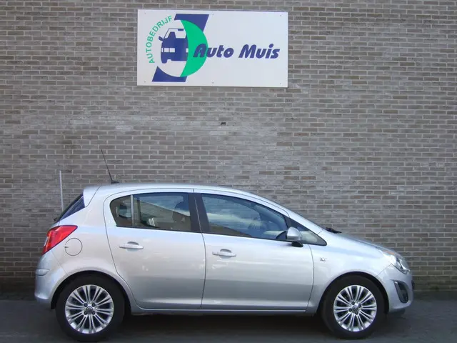 Opel Corsa 1.4-16V Cosmo - Navigatie - 2013 Benzine 19