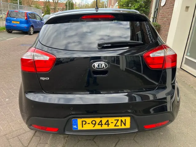 Kia Rio 1.2 CVVT World Cup Editon Plus 2014 Benzine 4