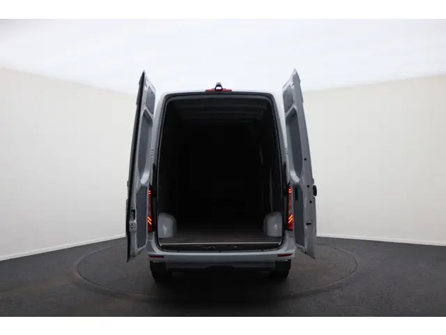 Mercedes-Benz Sprinter 317 CDI Aut. L2H2 2022 Diesel 13