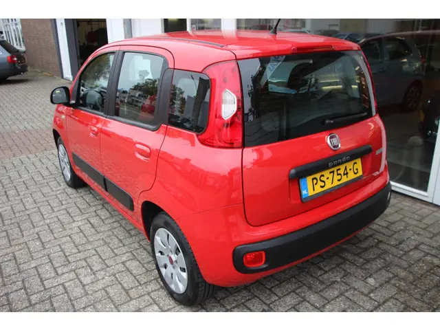 Fiat Panda 0.9 TwinAir Lounge 2017 Benzine 2