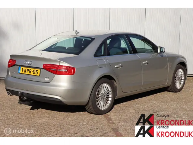 Audi A4 Limousine 1.8 TFSI Business Edition 2013 Benzine 6