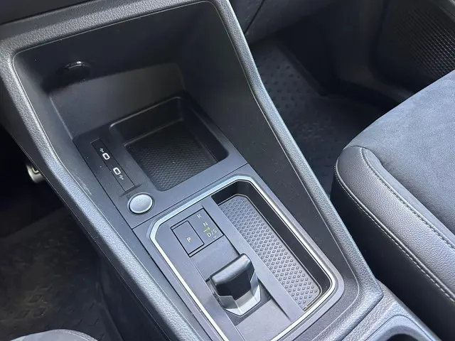 Volkswagen Caddy 1.5 TSI DSG Style 5p 2021 Benzine 24