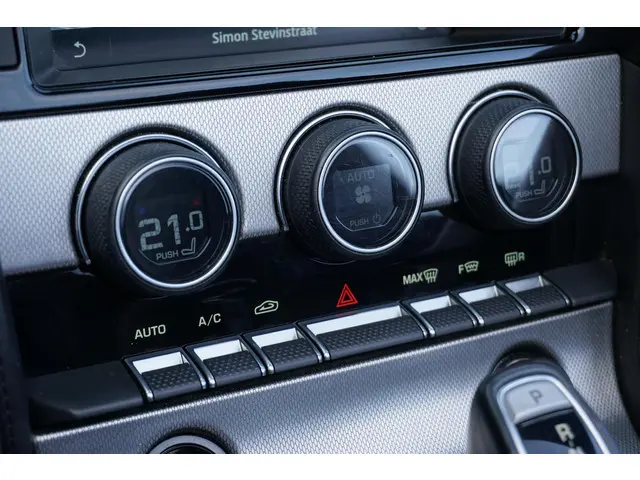 Jaguar F-Type 3.0 V6 Convertible 2017 Benzine 27