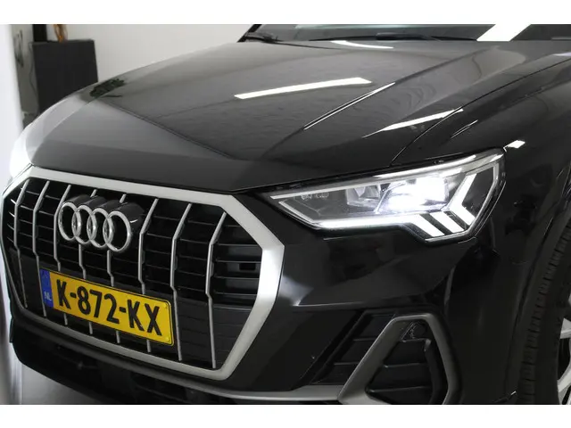 Audi Q3 35 TFSI S edition 2021 Benzine 23