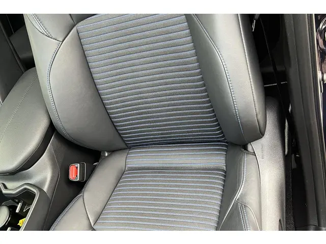 Toyota RAV4 2.5 Hybrid AWD Bi-Tone 2023 Hybride Benzine 2