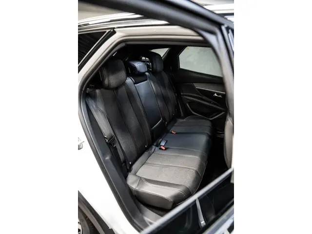 Peugeot 3008 1.6 e-THP GT Line 2018 Benzine 12