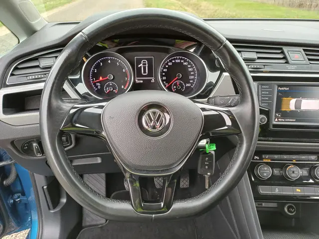 Volkswagen Touran 1.2 TSI Highline 7p 2017 Benzine 45