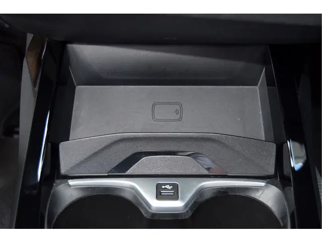 BMW 1 Serie 120i 2023 Benzine 30