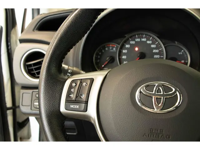 Toyota Yaris 1.0 VVT-i Aspiration| Camera| 2012 Benzine 15