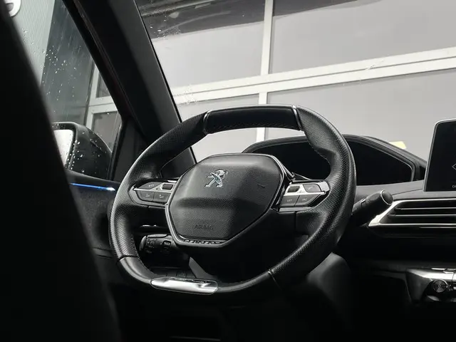 Peugeot 3008 1.2 PureTech GT Line 2017 Benzine 12