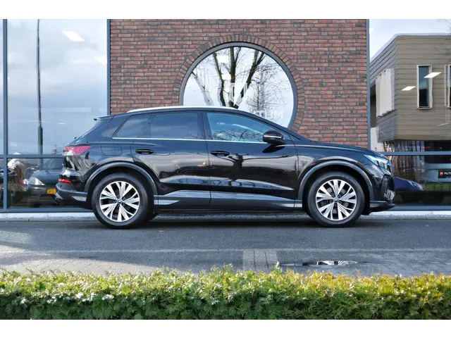 Audi Q4 e-tron 45 quattro 77 kWh 2023 Elektrisch 8