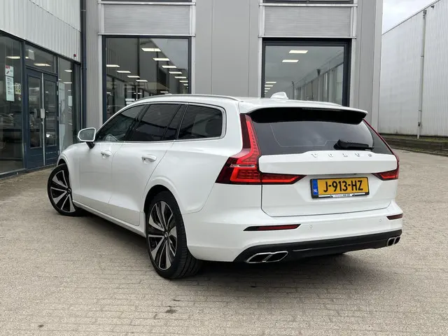 Volvo V60 2.0 B3 Business Pro 2020 Benzine 43