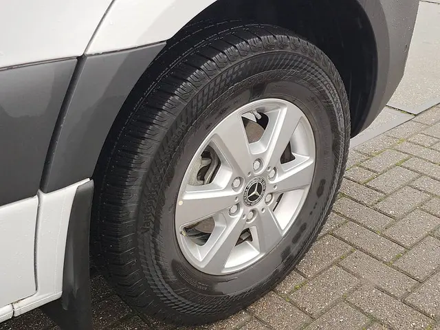 Mercedes-Benz eSprinter 320 2024 Elektrisch 17