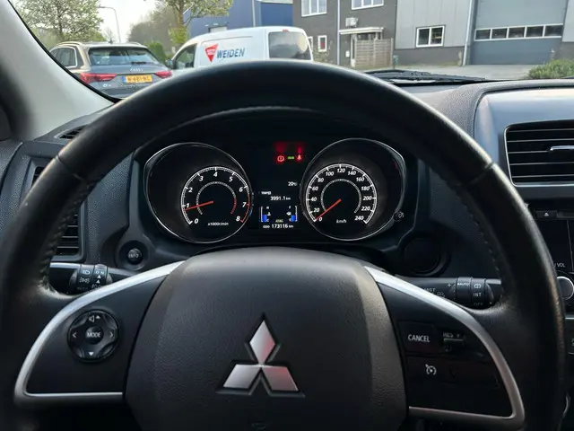 Mitsubishi ASX 1.6 ClearTec Inform 2012 Benzine 15