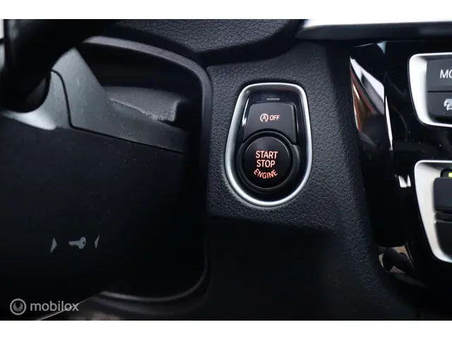 BMW 4 Serie Coupé 440i High Executive 2017 Benzine 16