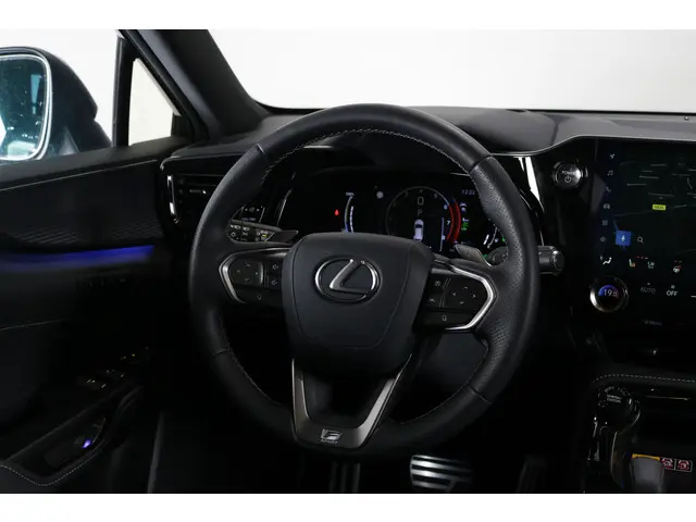 Lexus NX 450h+ AWD F SPORT Line 2025 Hybride Benzine 18