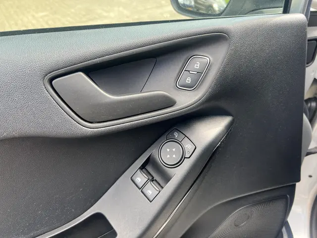 Ford Fiesta 1.0 EcoBoost Connected 2022 Benzine 8