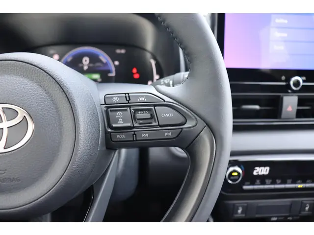 Toyota Yaris 1.5 Hybrid 115 Dynamic, 2025 Hybride Benzine 24