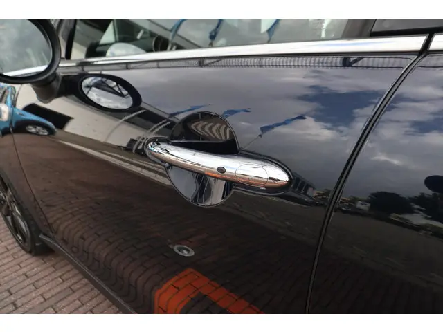MINI 5-Deurs Cooper 2021 Benzine 10