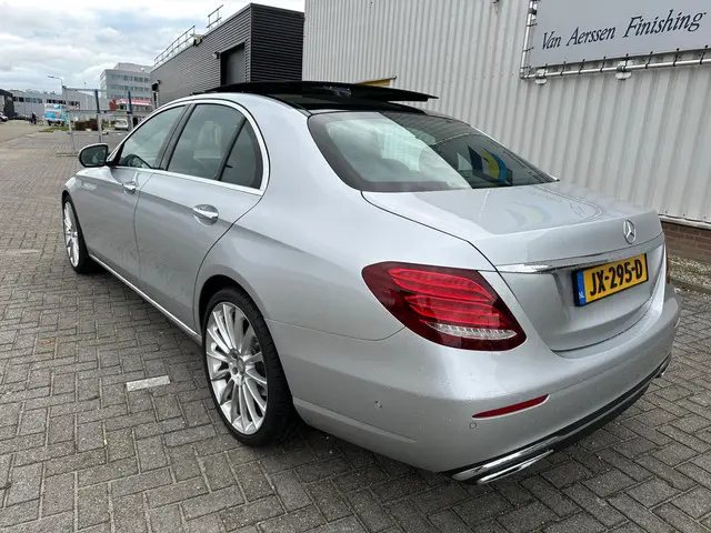 Mercedes-Benz E-Klasse 220 d Lease Edition 2016 Diesel 4