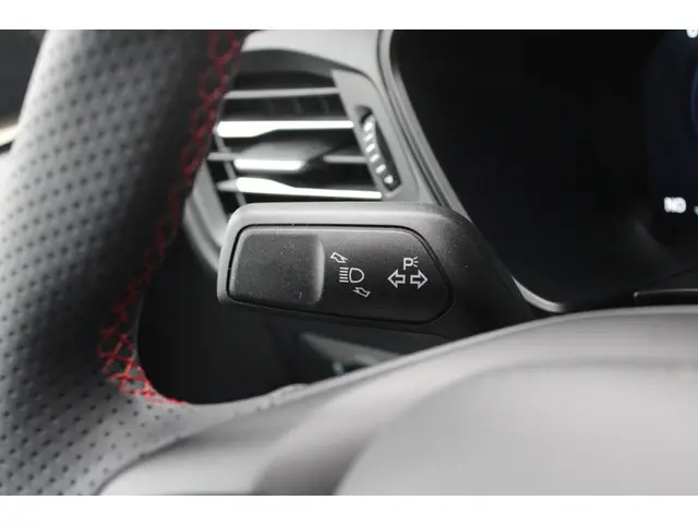 Ford Kuga 2.5 FHEV ST-Line 2024 Hybride Benzine 23