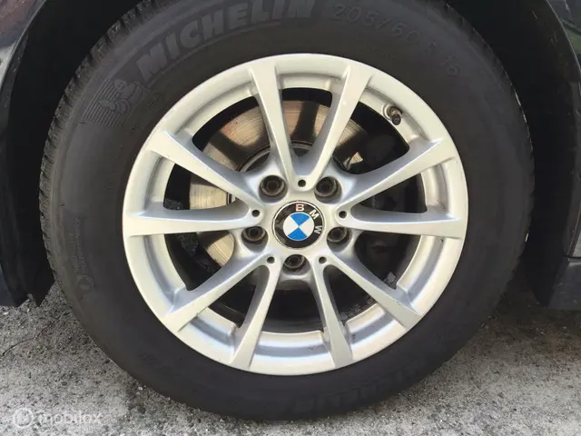 BMW 3 Serie Touring 318d 2017 Diesel 12