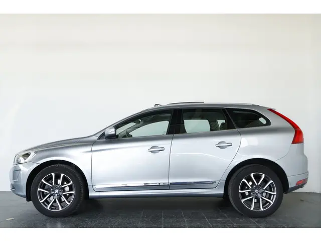 Volvo XC60 2.0 T5 FWD Polar+ 2017 Benzine 26