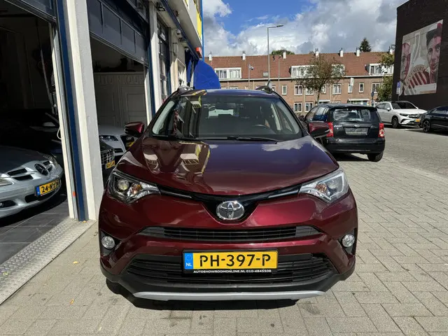 Toyota RAV4 2.0 VVT-i AWD Executive Business 2016 Benzine 2