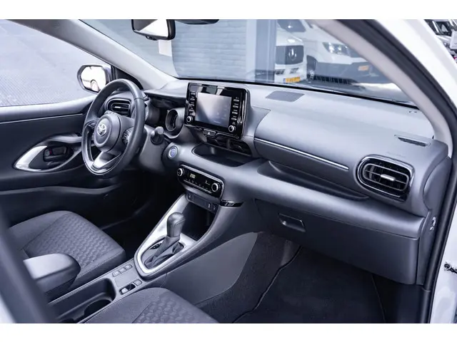 Toyota Yaris 1.5 Hybrid 115 Comfort 2022 Hybride Benzine 42