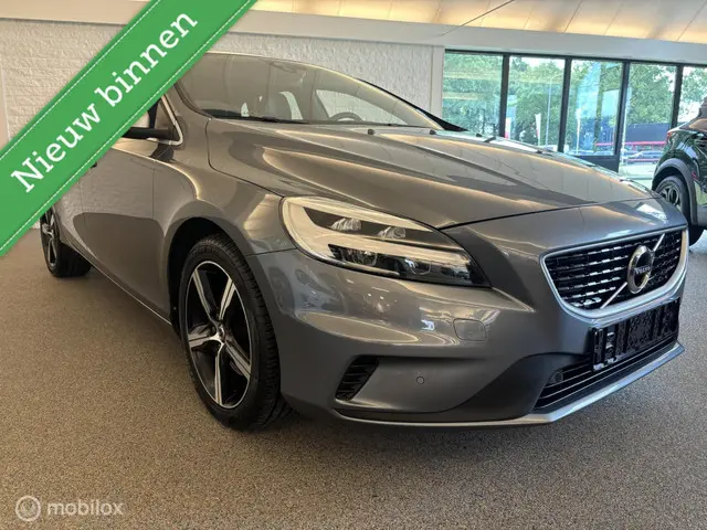 Volvo V40 2.0 T2 R-Design 2019 Benzine 2