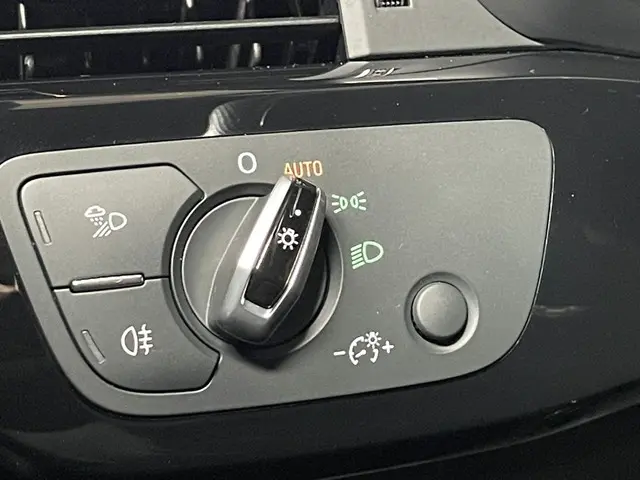 Audi A4 Avant 2.0 T MHEV Sp. Sle |PANO|STOEL 2017 Benzine 22