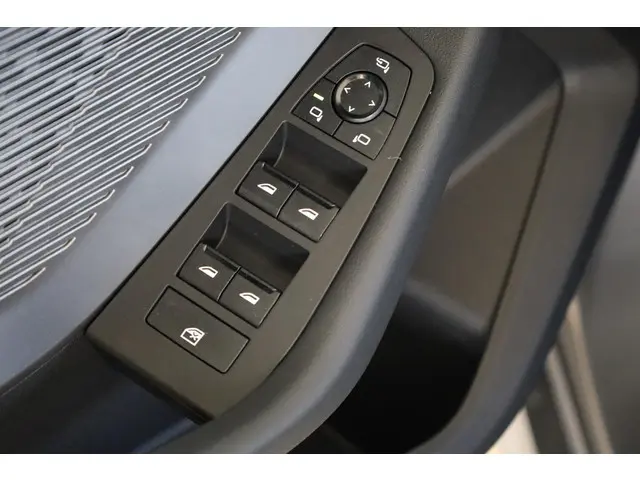 BMW 1 Serie 120 2025 Benzine 21