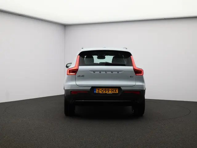 Volvo XC40 2.0 B4 Plus Dark 2024 Benzine 27