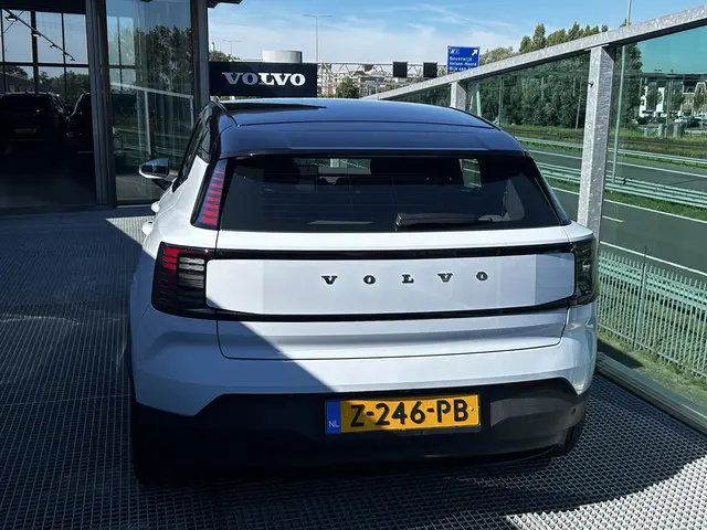 Volvo EX30 Single Motor Plus 51 kWh 2024 Elektrisch 12