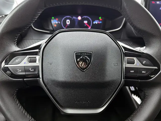 Peugeot 208 1.2 PureTech 100 Allure 2024 Benzine 42