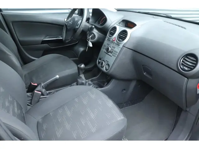 Opel Corsa 1.4-16V Berlin | 5 drs | Airco | NAP 2013 Benzine 16