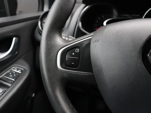 Renault Clio 0.9 TCe Limited 2019 Benzine 19