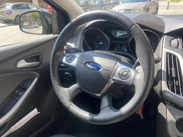 Ford Focus Wagon 1.0 EcoBoost Trend 2013 Benzine 12
