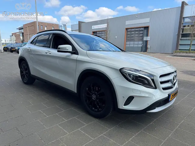 Mercedes-Benz GLA 3