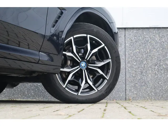 BMW X3 xDrive30e High Executive 2022 Hybride Benzine 7