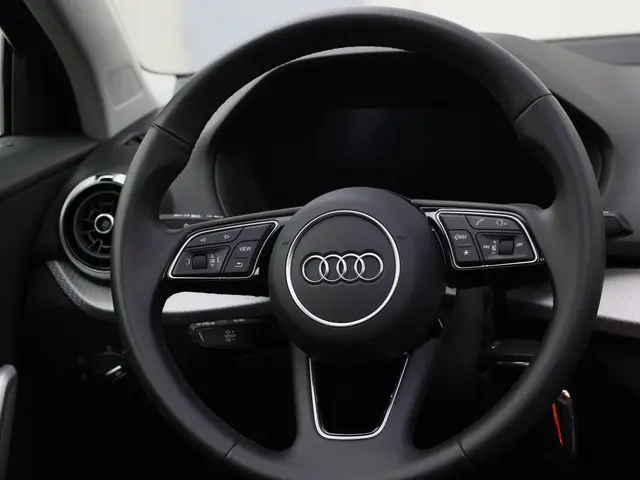 Audi Q2 35 TFSI/150PK S Line 2023 Benzine 37