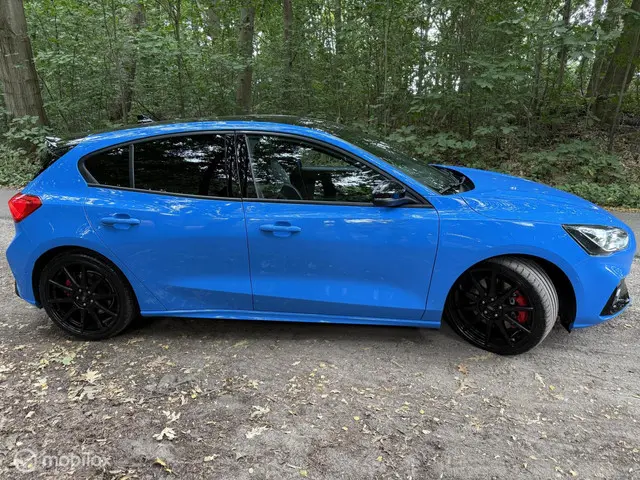 Ford Focus 2.3 EcoBoost ST-X BJ.2022 281pk 2022 Benzine 10