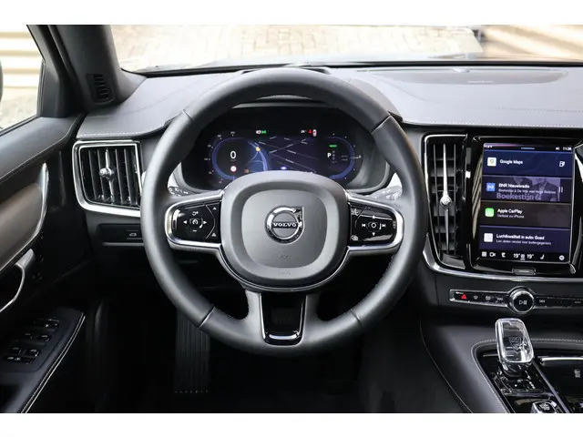 Volvo S90 3