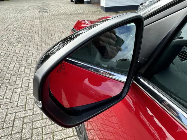 Peugeot 3008 1.6 HYbrid 225 GT 2023 Hybride Benzine 53