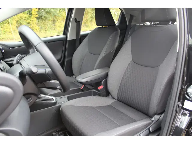 Toyota Yaris 1.5 Hybrid Dynamic 2022 Hybride Benzine 10