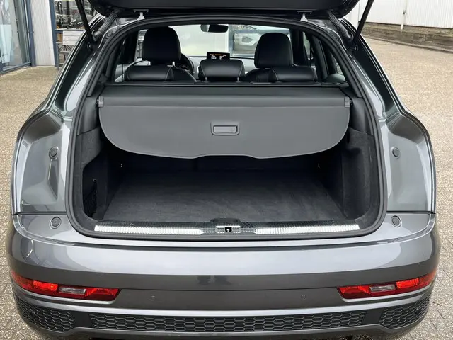 Audi Q3 1.4 TFSI CoD Sport Advance Sport 2018 Benzine 23