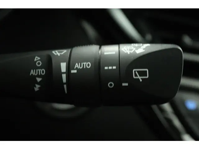 Toyota C-HR 2.0 Hybrid Dynamic 2021 Hybride Benzine 32