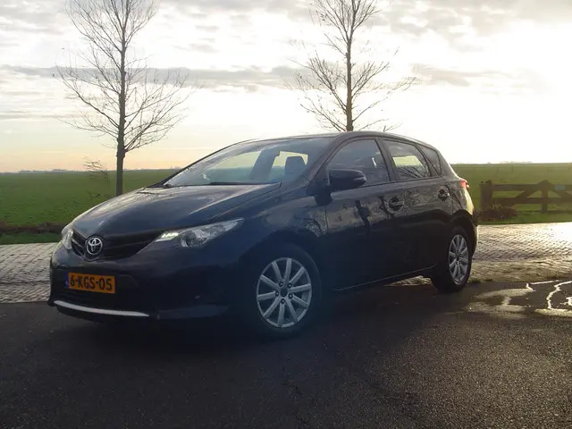 Toyota Auris 1.3 Comfort / NAP / PDC 2013 Benzine 4