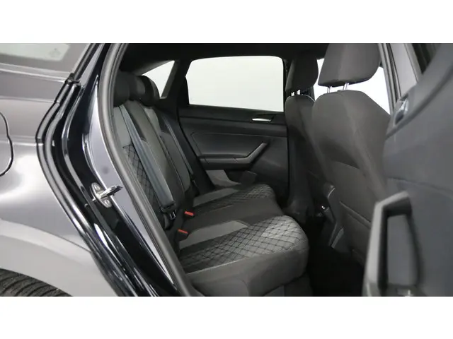 Volkswagen Taigo 1.0 TSI 110pk R-Line DSG 2022 Benzine 38