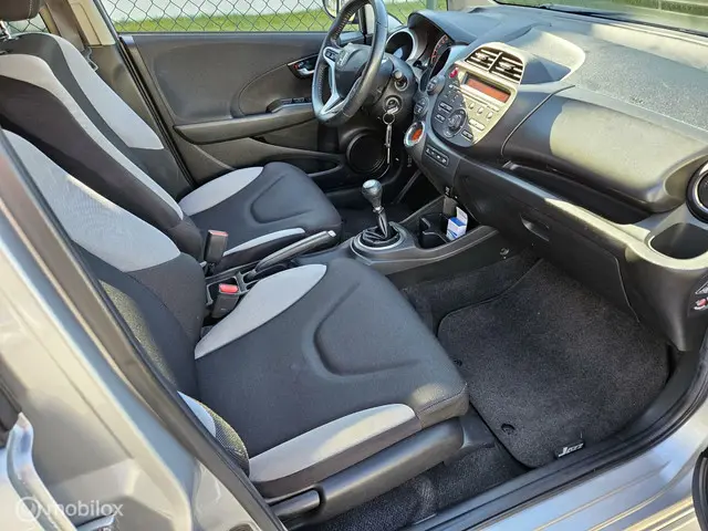 Honda Jazz 1.4 Si Sport zeer nette Auto!! 2014 Benzine 12